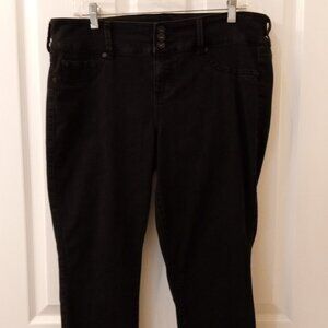 TORRID Black Denim Jegging Jeans – Size 16 Short